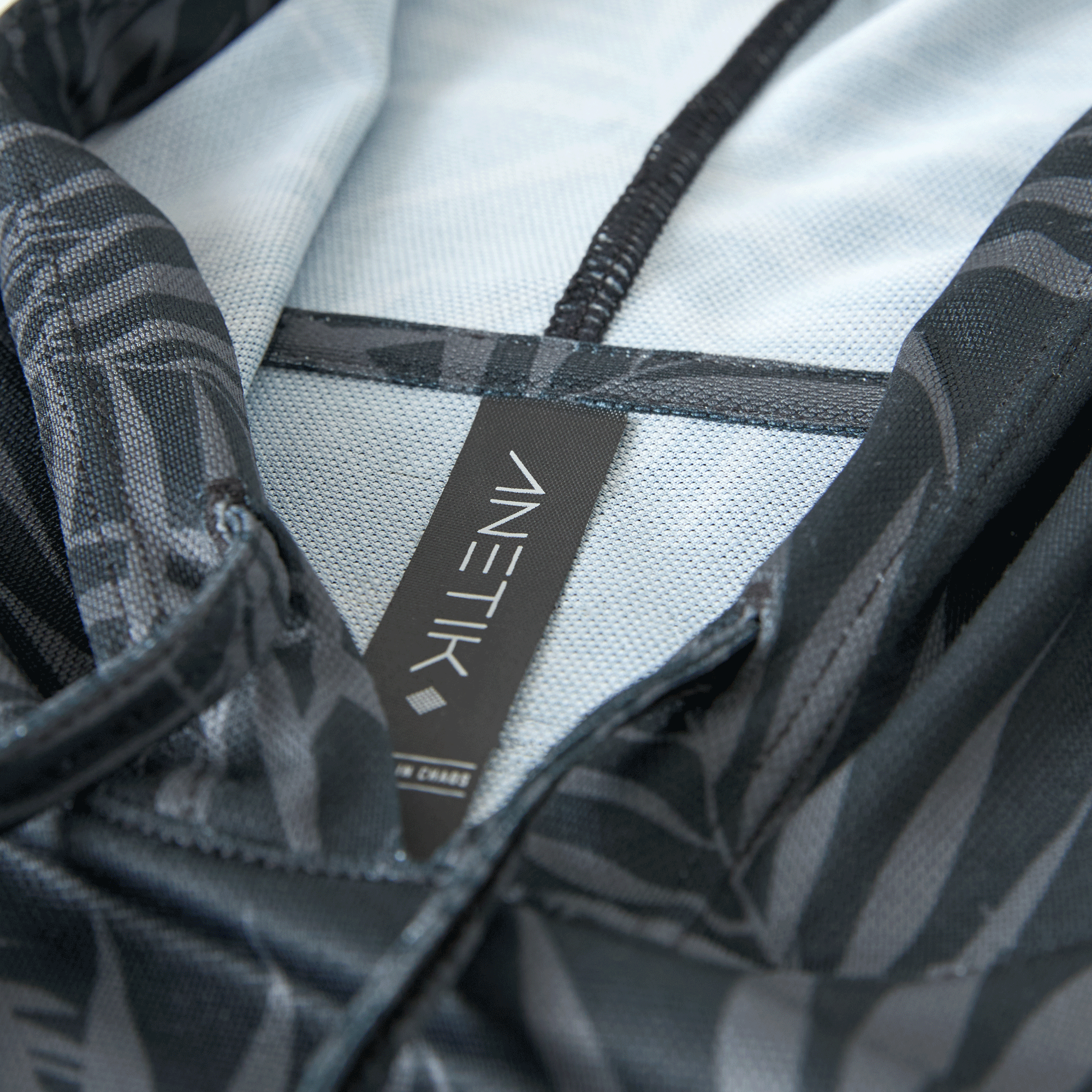 PALMS BLACK